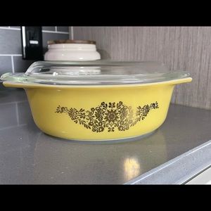 Pyrex 043 GOLDEN GARLAND PYREX Promotional Oval Casserole dish with Lid